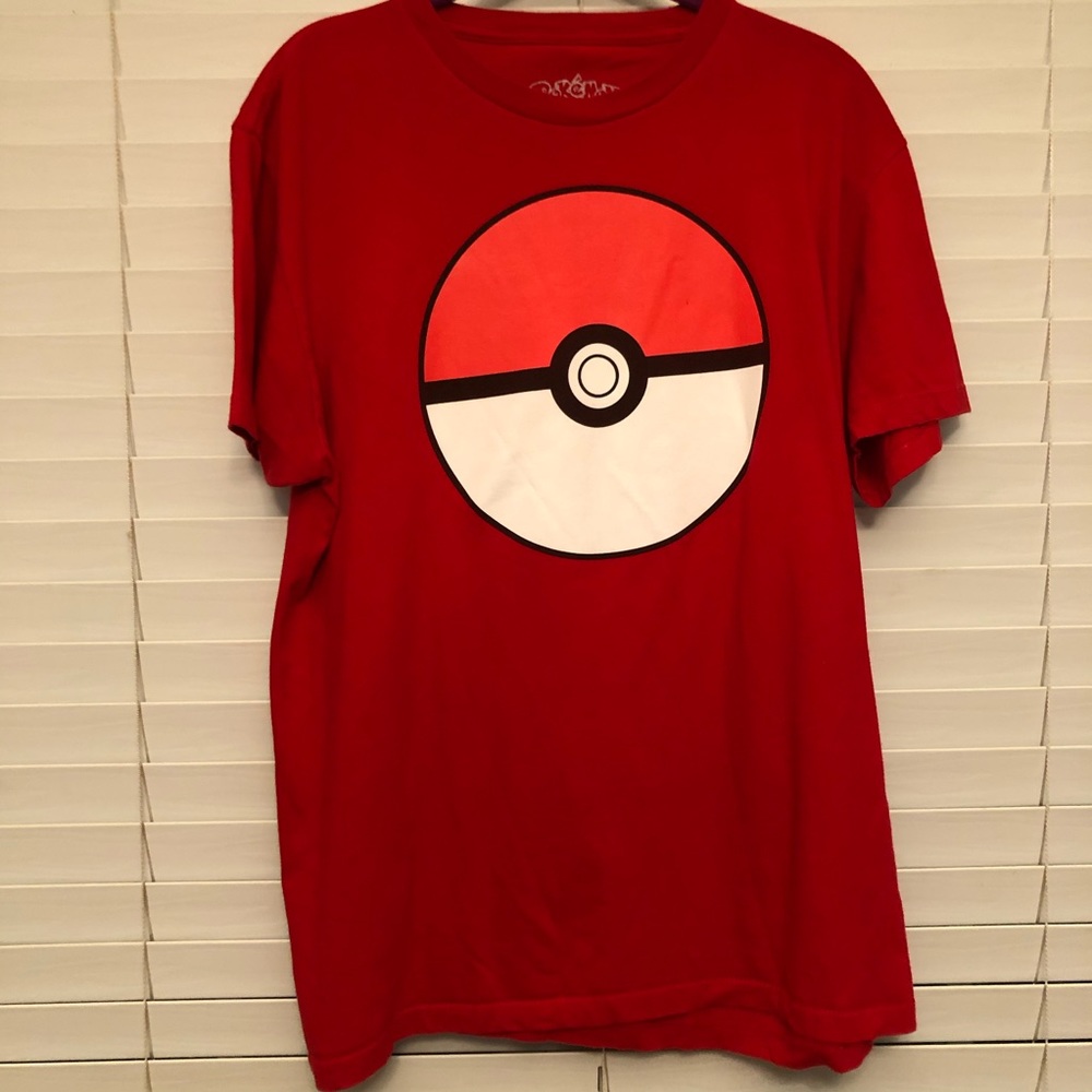 POKÉMON Pokéball Graphic Tee